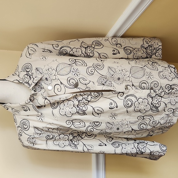 Floral Embroidery Fully Lined Button-Up Jacket Shacket NWOT Size Large - Picture 7 of 7